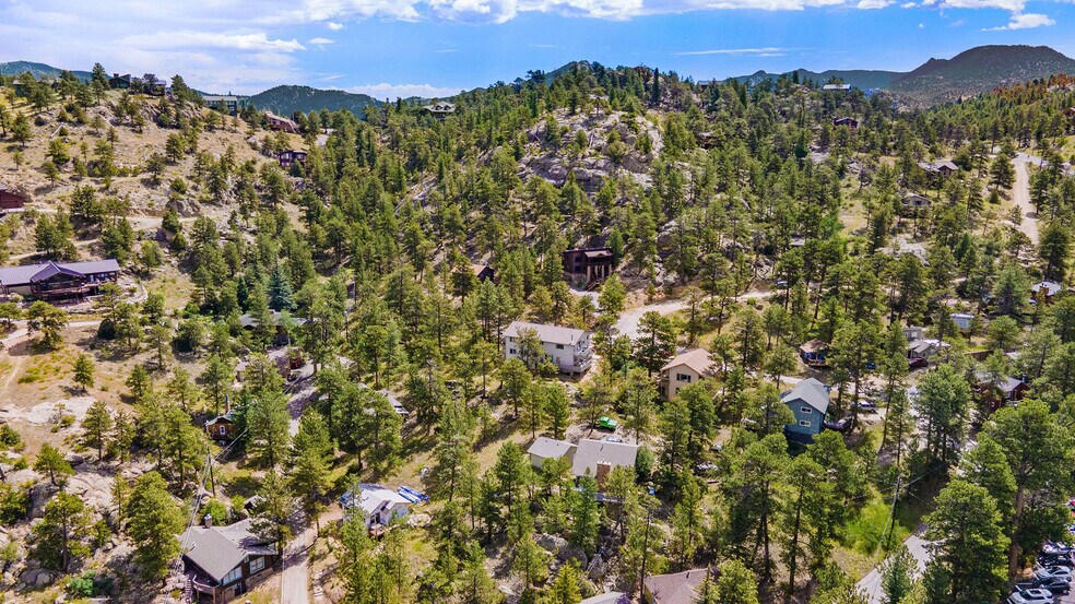 More Photos Of 257 Moccasin, Estes Park Apartments For Sale
