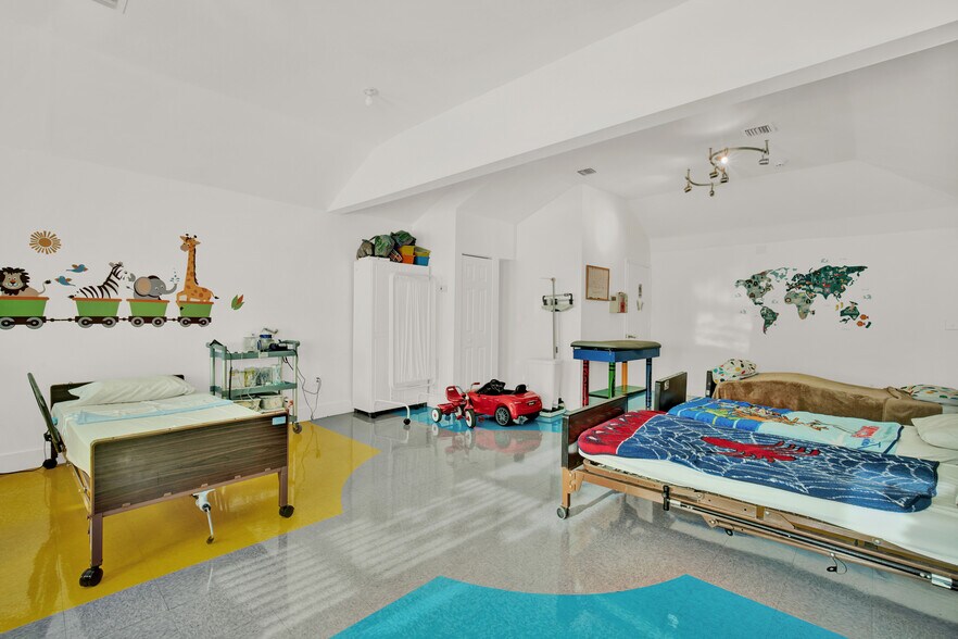 More Photos Of 2316 S Red Rd, Miami Medical For Sale