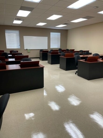 More Photos Of 106-108 Prince St, Warner Robins Office For Lease