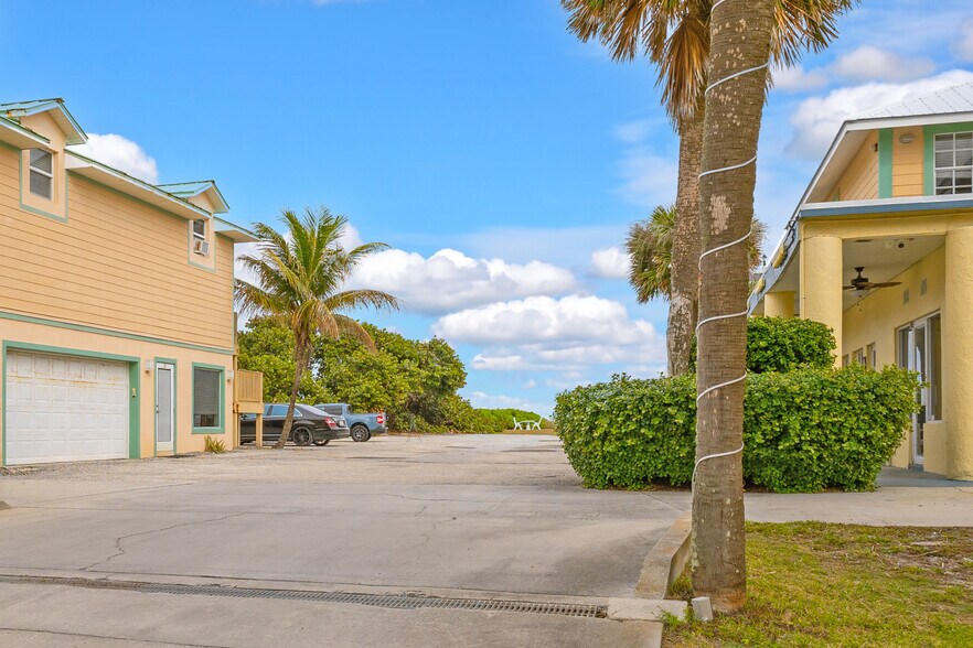 More Photos Of 5935 S Highway A1A, Melbourne Beach Hotel For Sale