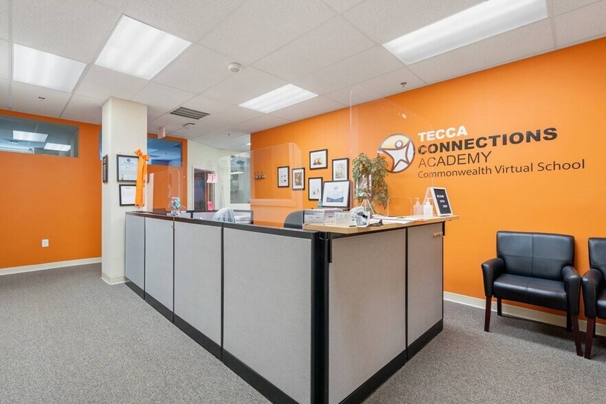More Photos Of 141 Mansion Dr, Walpole Office For Sale