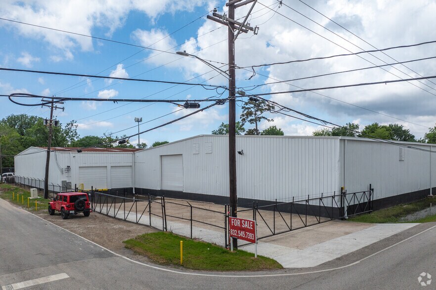 More Photos Of 14236 Gainesville St, Houston Warehouse For Lease