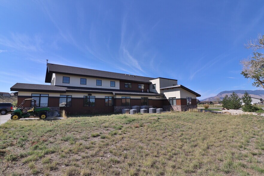 More Photos Of 502 33rd St, Cody Medical For Sale