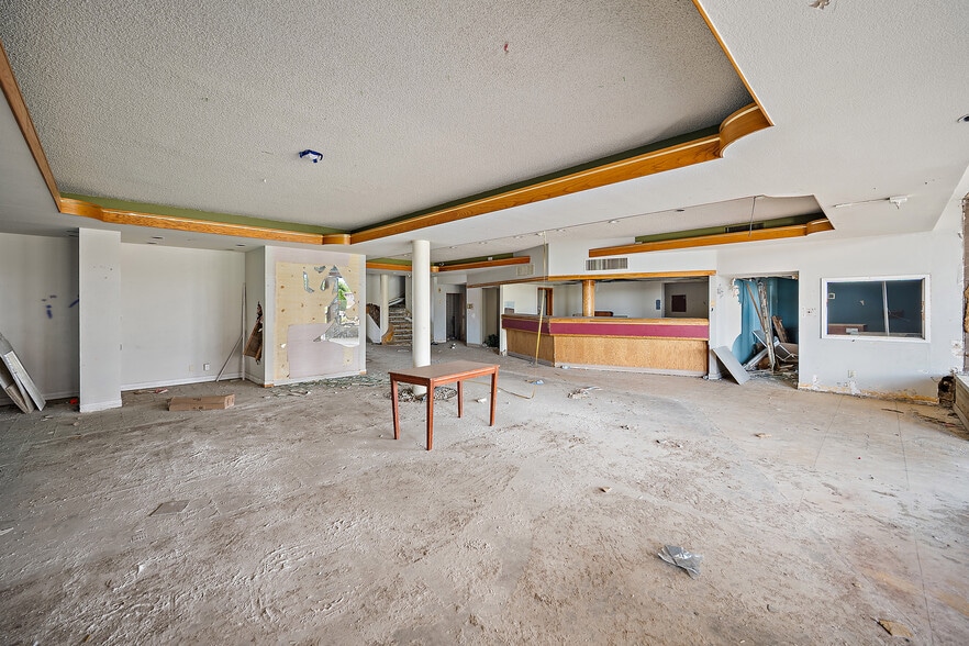 More Photos Of 2001 N Hudson Ave, Pueblo Hotel For Sale