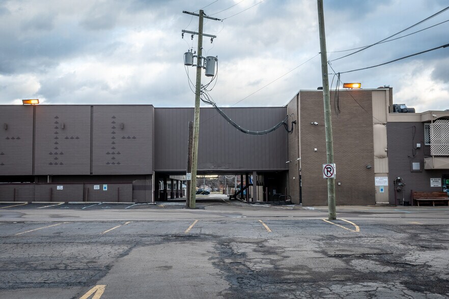 More Photos Of 3490 12 Mile Rd, Berkley General Retail For Sale