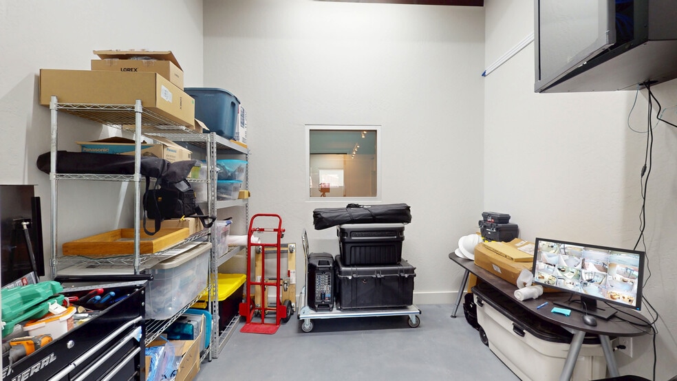 More Photos Of 6 N Lake Powell Blvd, Page Flex For Sale