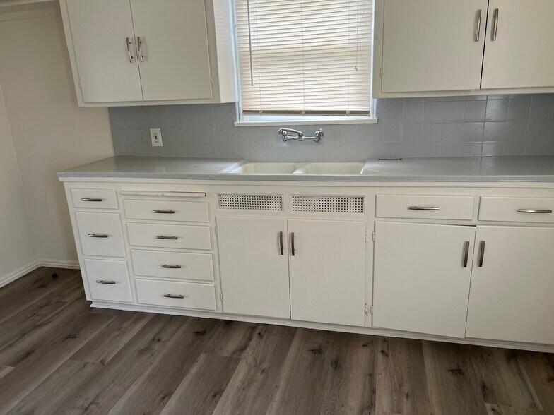 More Photos Of 6922 Glasgow Ave, Los Angeles Apartments For Sale