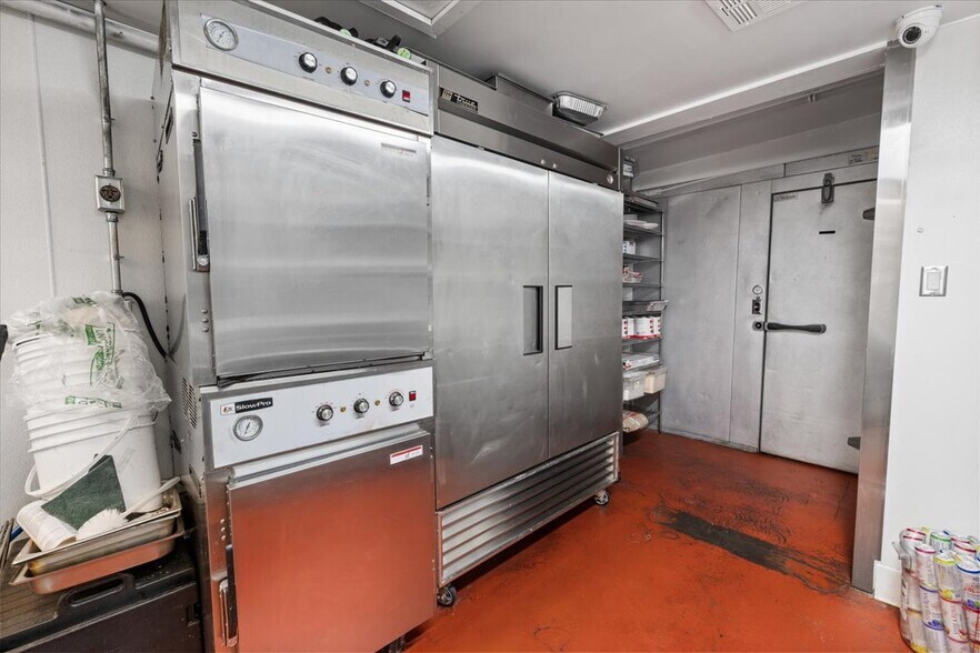 More Photos Of 40789 Village Dr, Big Bear Lake Bar For Sale