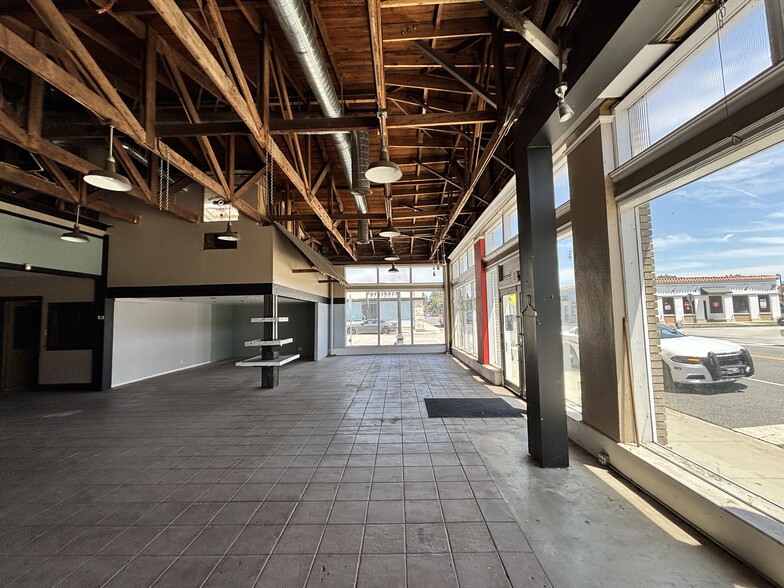 More Photos Of 401 W Chapman Ave, Orange General Retail For Sale
