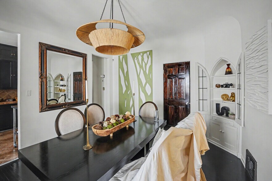 More Photos Of 942 S Mansfield Ave, Los Angeles Apartments For Sale