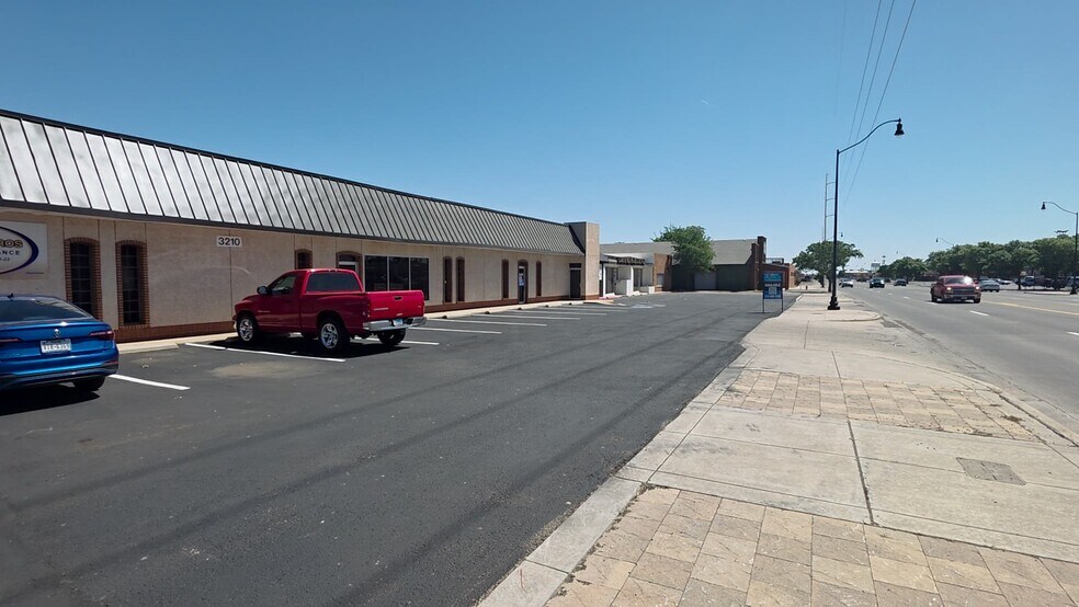 More Photos Of 3206-3212 34th St, Lubbock Storefront Retail Office For Lease