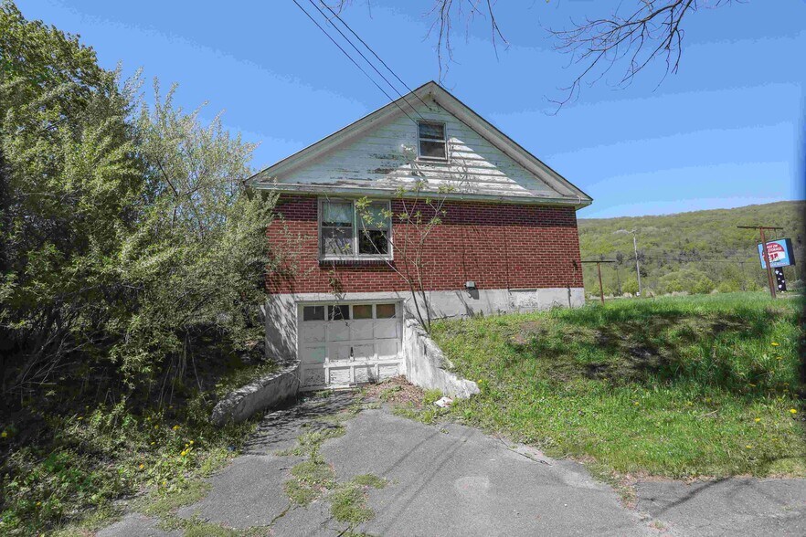 More Photos Of 1499 S State St, North Adams Distribution For Sale