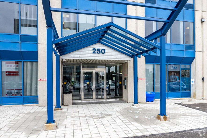 More Photos Of 250 Consumers Rd, Toronto Office For Lease