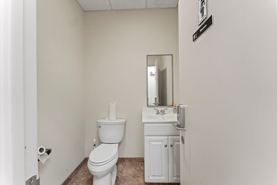 More Photos Of 23 Ryan St, Stamford Flex For Sale