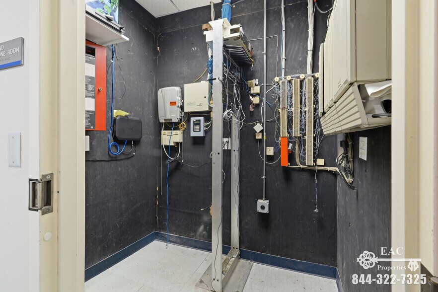 More Photos Of 887 Bridgeport Ave, Shelton Medical For Lease