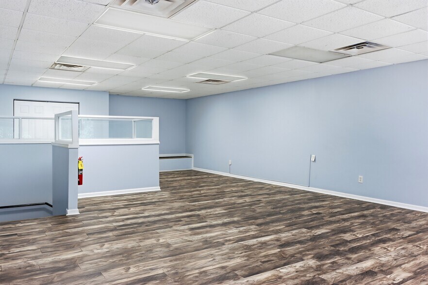 More Photos Of 505 W US-80 Hwy, Pooler Service For Sale