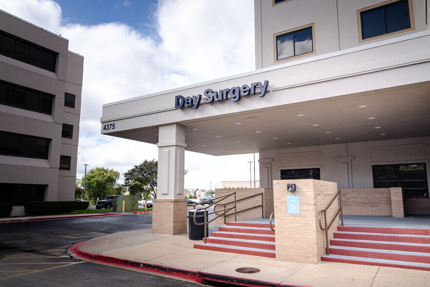 More Photos Of 4375 Booth Calloway Rd, North Richland Hills Medical For Lease