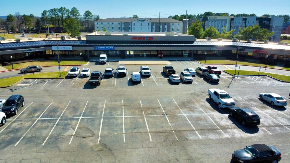 Primary Photo Of 4925 University Dr, Huntsville Unknown For Lease