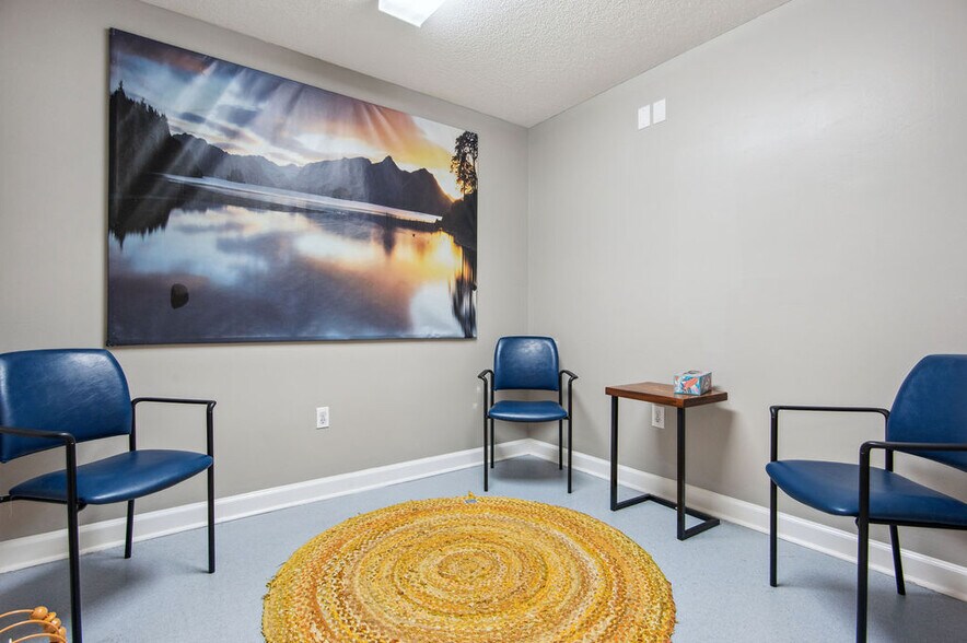 More Photos Of 217-219 Station St, Jacksonville Medical For Lease