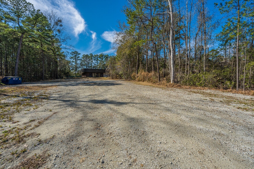 More Photos Of 105 Lamplight Cir, Summerville Flex For Lease