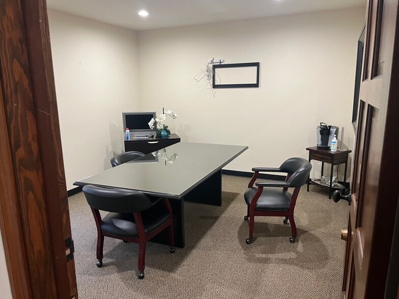 More Photos Of 1420 F St, Modesto Office For Lease