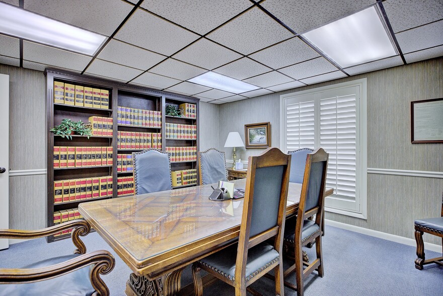 More Photos Of 4927 Southfork Dr, Lakeland Office For Sale