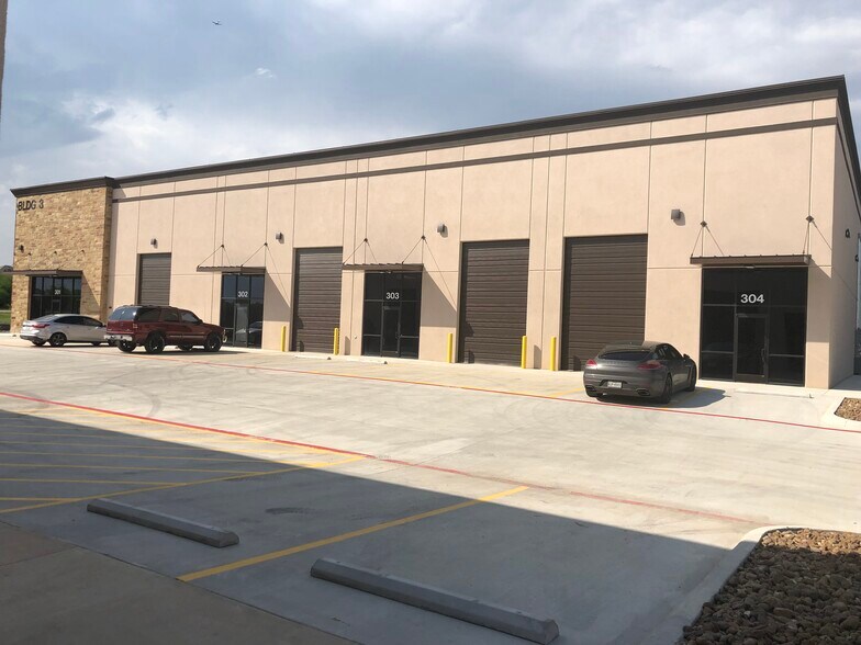 More Photos Of 9012 FM 1976, Converse Unknown For Lease