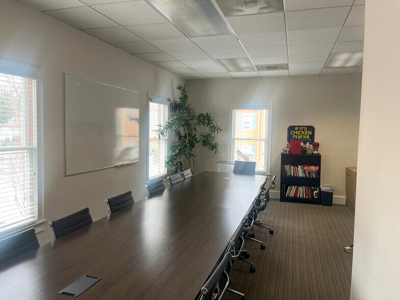 More Photos Of 324 Cherokee St NE, Marietta Office For Sale