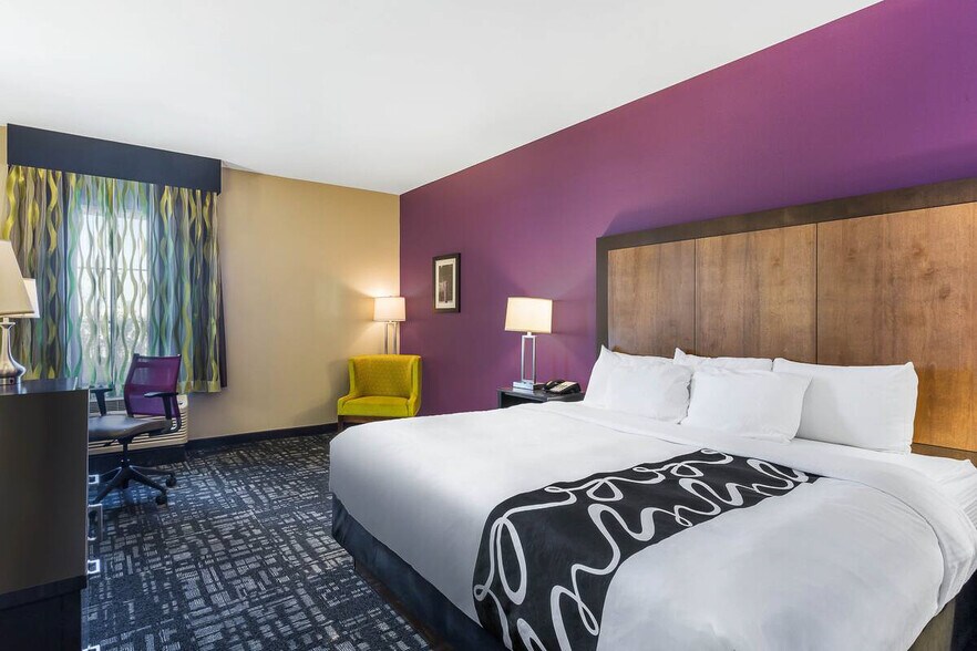 More Photos Of 1314 W Interstate 20, Monahans Hotel For Sale