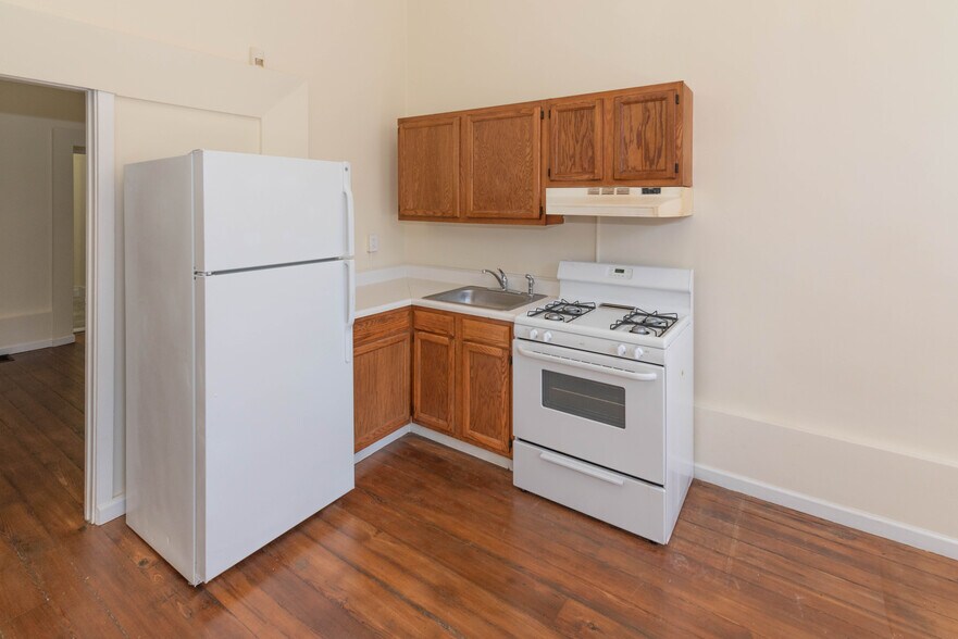 More Photos Of 2100-2102 Maryland Ave, Baltimore Apartments For Sale