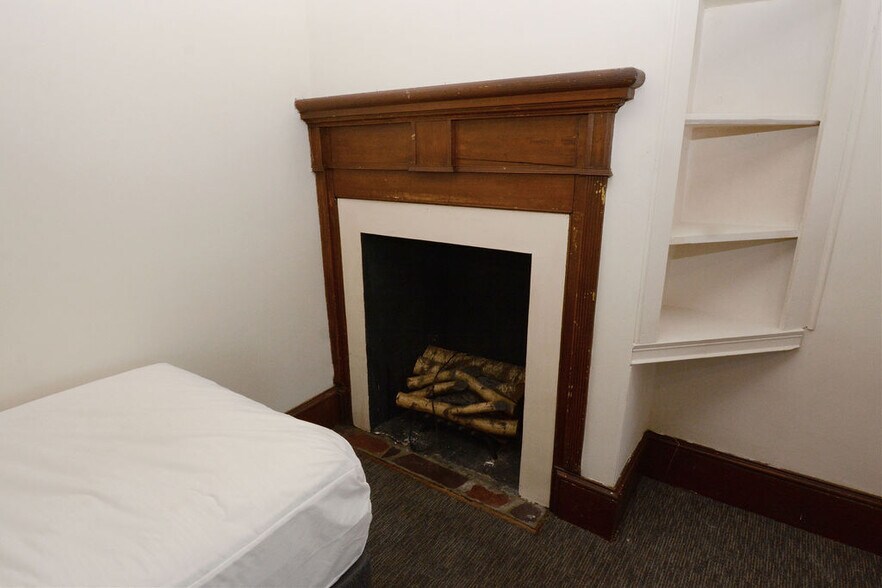 More Photos Of 101 S Main St, Richlandtown Restaurant For Sale