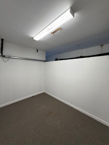 More Photos Of 130 Lenox Ave, Stamford Warehouse For Lease