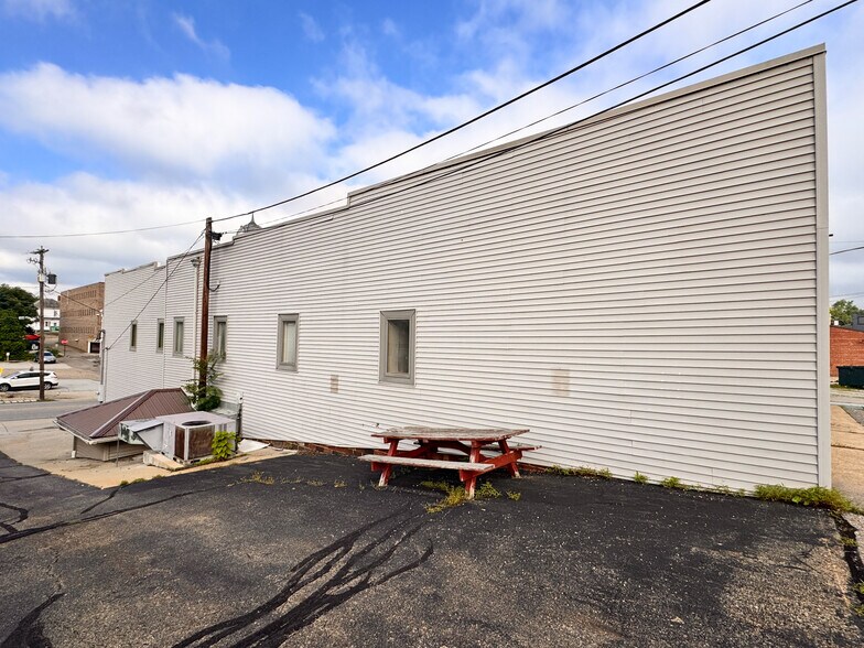 More Photos Of 55 E Main St, Carrollton Office For Sale