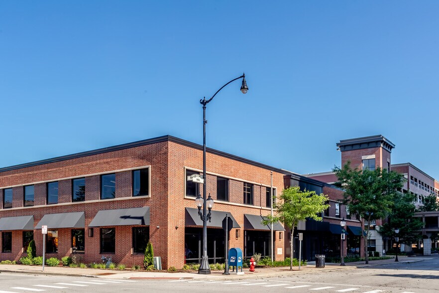 More Photos Of 44 S Vail Ave, Arlington Heights Coworking Space