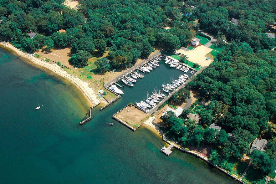 More Photos Of 219 Three Mile Harbor HC Rd, East Hampton Marina For Lease