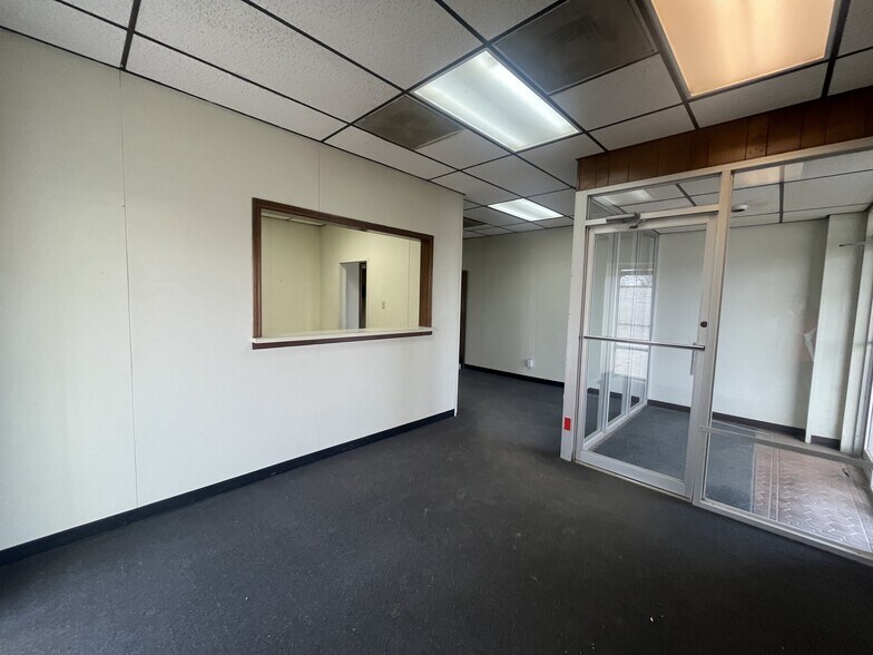 More Photos Of 1012 E Waylon Jennings Blvd, Littlefield Industrial For Sale