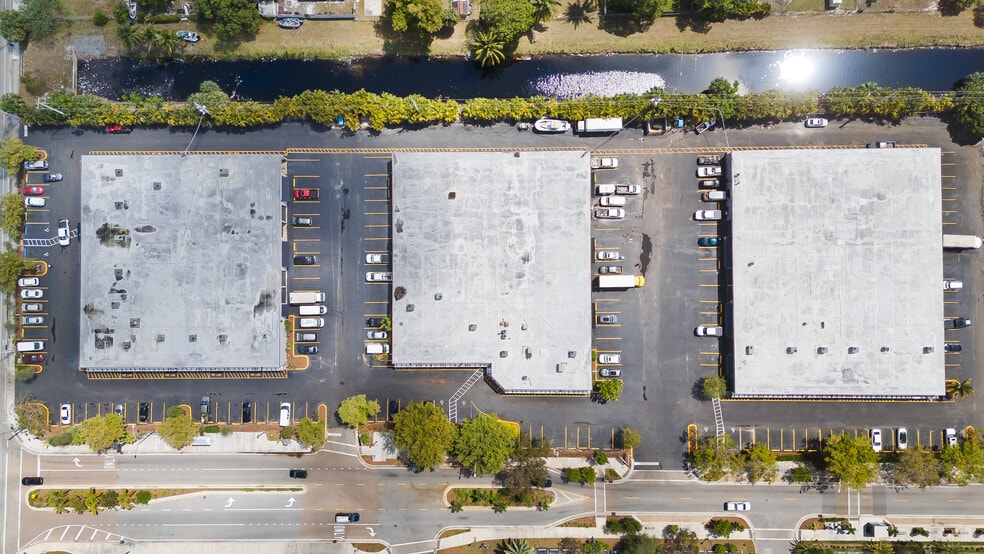 More Photos Of 3501-3531 NW 19th St, Fort Lauderdale Unknown For Lease