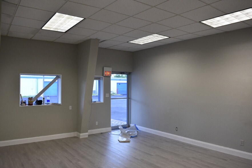 More Photos Of 7621 124th Ave N, Largo Distribution For Lease