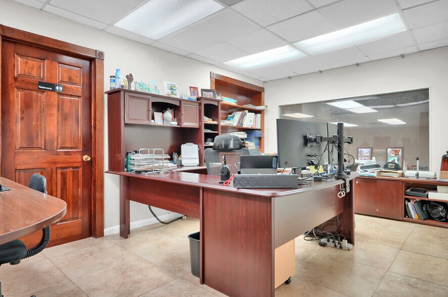 More Photos Of 3347 NW 74th Ave, Miami Warehouse For Sale