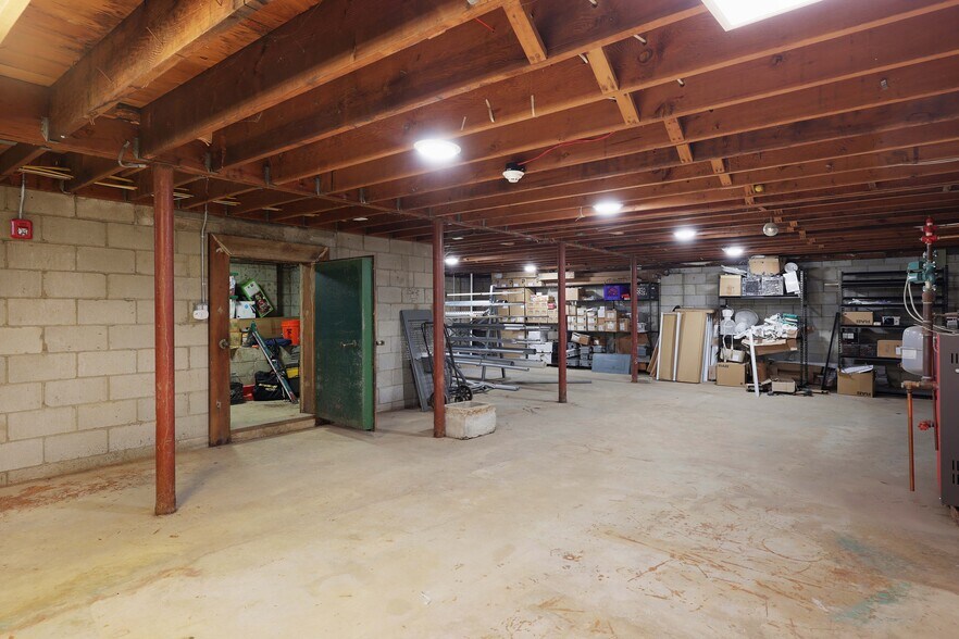 More Photos Of 215 Washington Rd, Sayreville Storefront Retail Residential For Lease