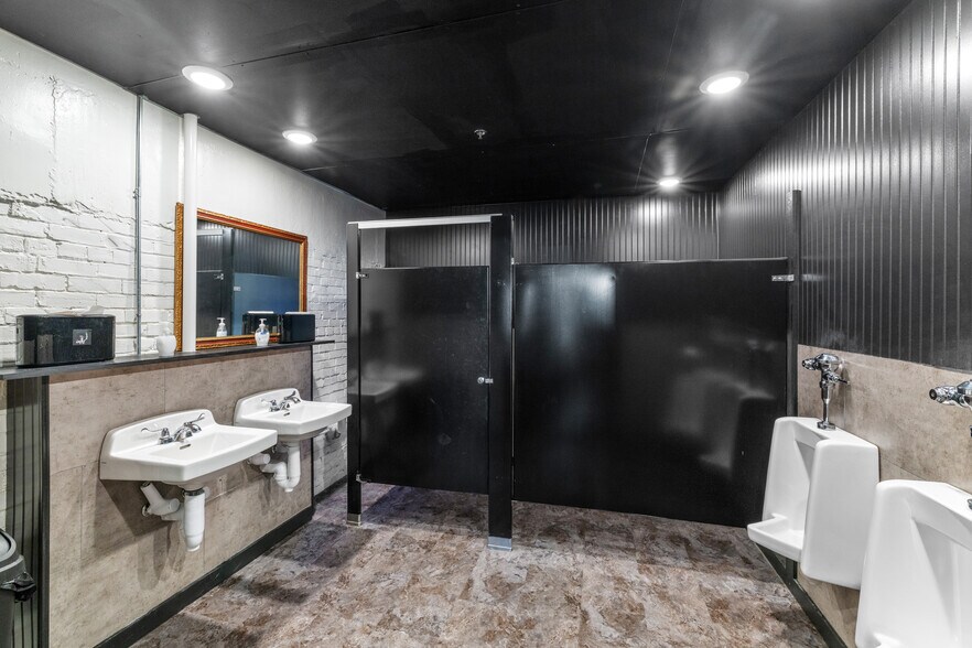 More Photos Of 120 N Elm St, Henderson Storefront Retail Residential For Sale