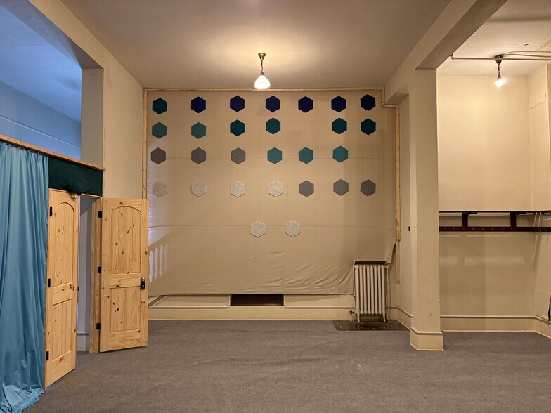 More Photos Of 902 E 1st St, Duluth Office For Sale