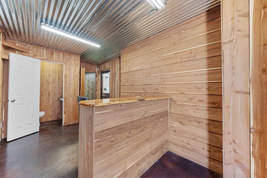 More Photos Of 248 Chitwood Rd, Gatesville Warehouse For Sale