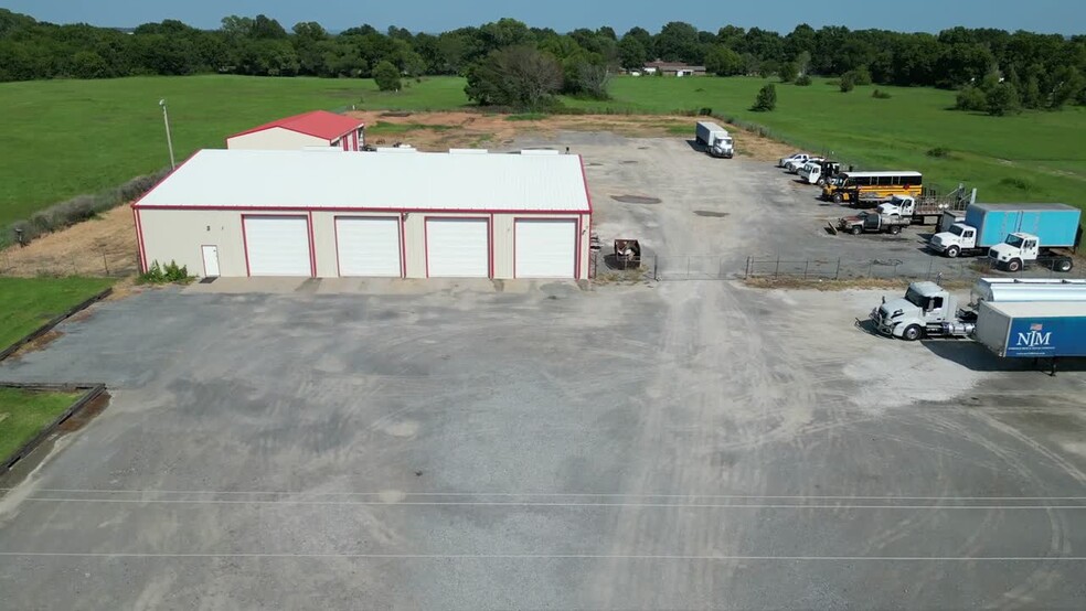 Primary Photo Of 2700 S 32nd St, Muskogee Contractor Storage Yard For Sale