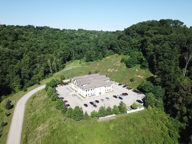 More Photos Of 1000 Infinity Dr, Monroeville Office For Sale