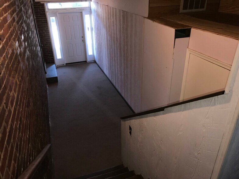 More Photos Of 128-130 W Culpeper St, Culpeper General Retail For Lease