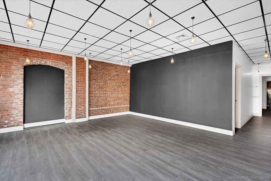 More Photos Of 1-21 Whiting St, Plainville Storefront For Sale