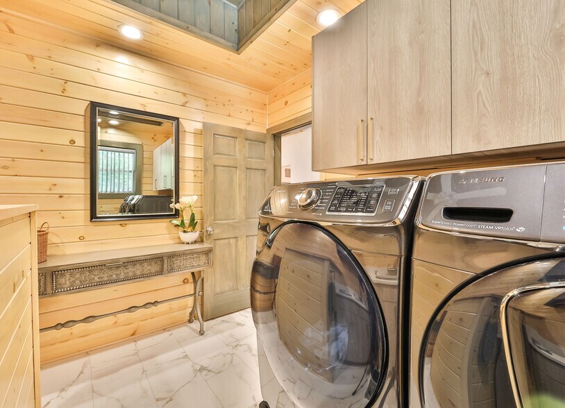 More Photos Of 19 Palsgraf Ct., Elka Park Showroom For Sale