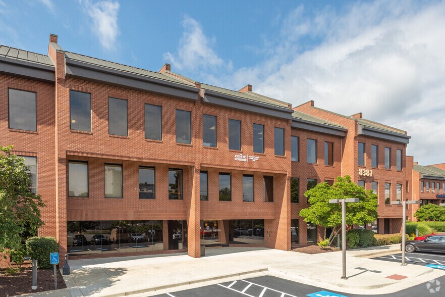 More Photos Of 8381 Old Courthouse Rd, Vienna Office For Lease