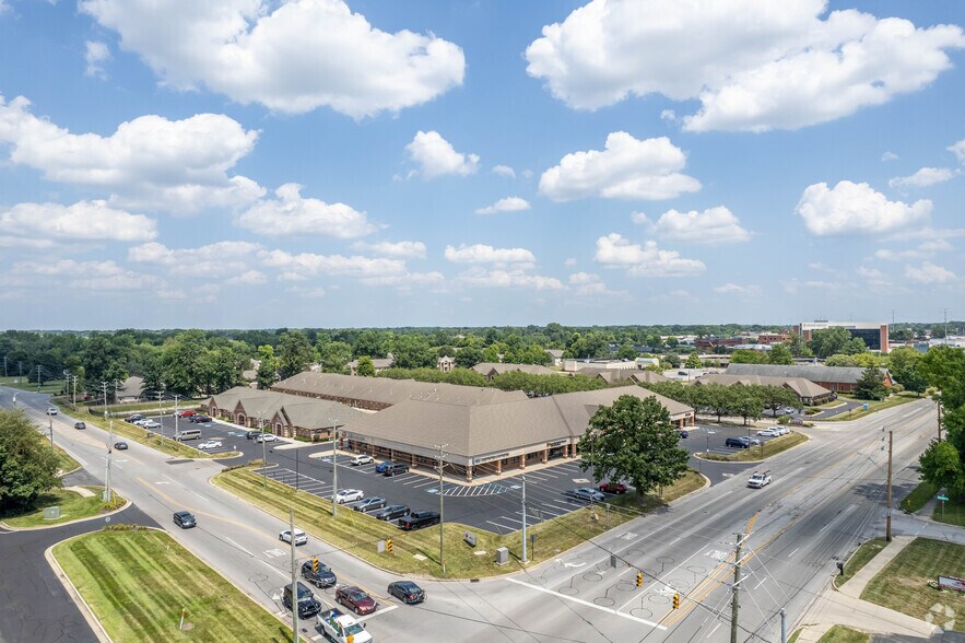 More Photos Of 8936 Southpointe Dr, Indianapolis Unknown For Lease